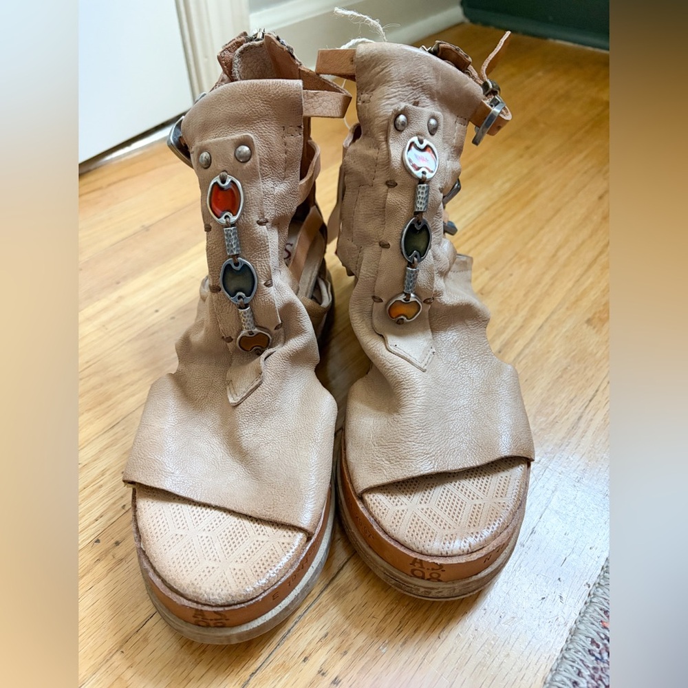 NWT A.S.98 Tan Leather Platform Sandals with Multicolor Charm Accents